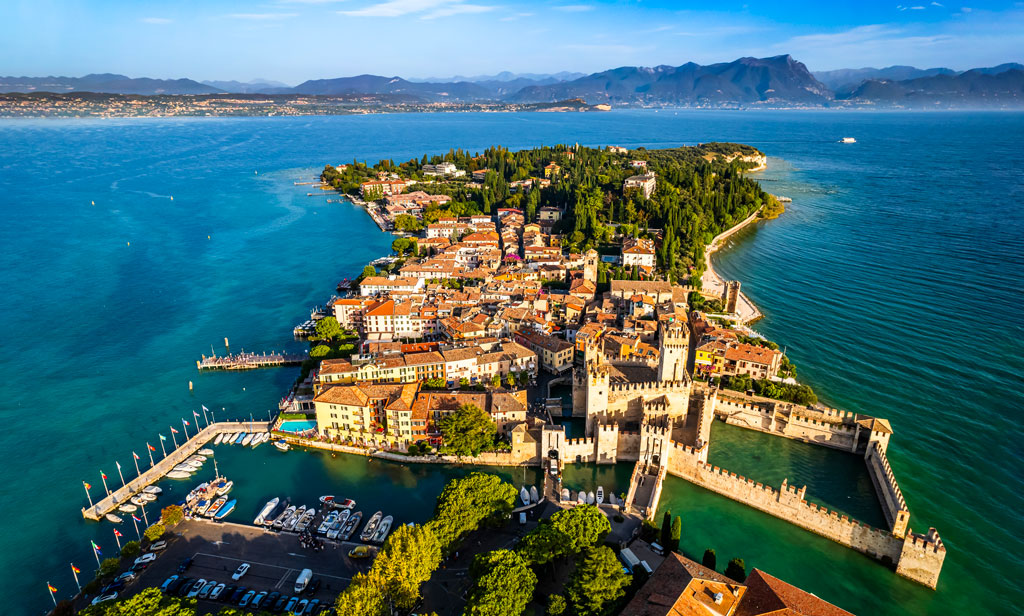Tour in barca sul<br/><span>lago di garda</span>